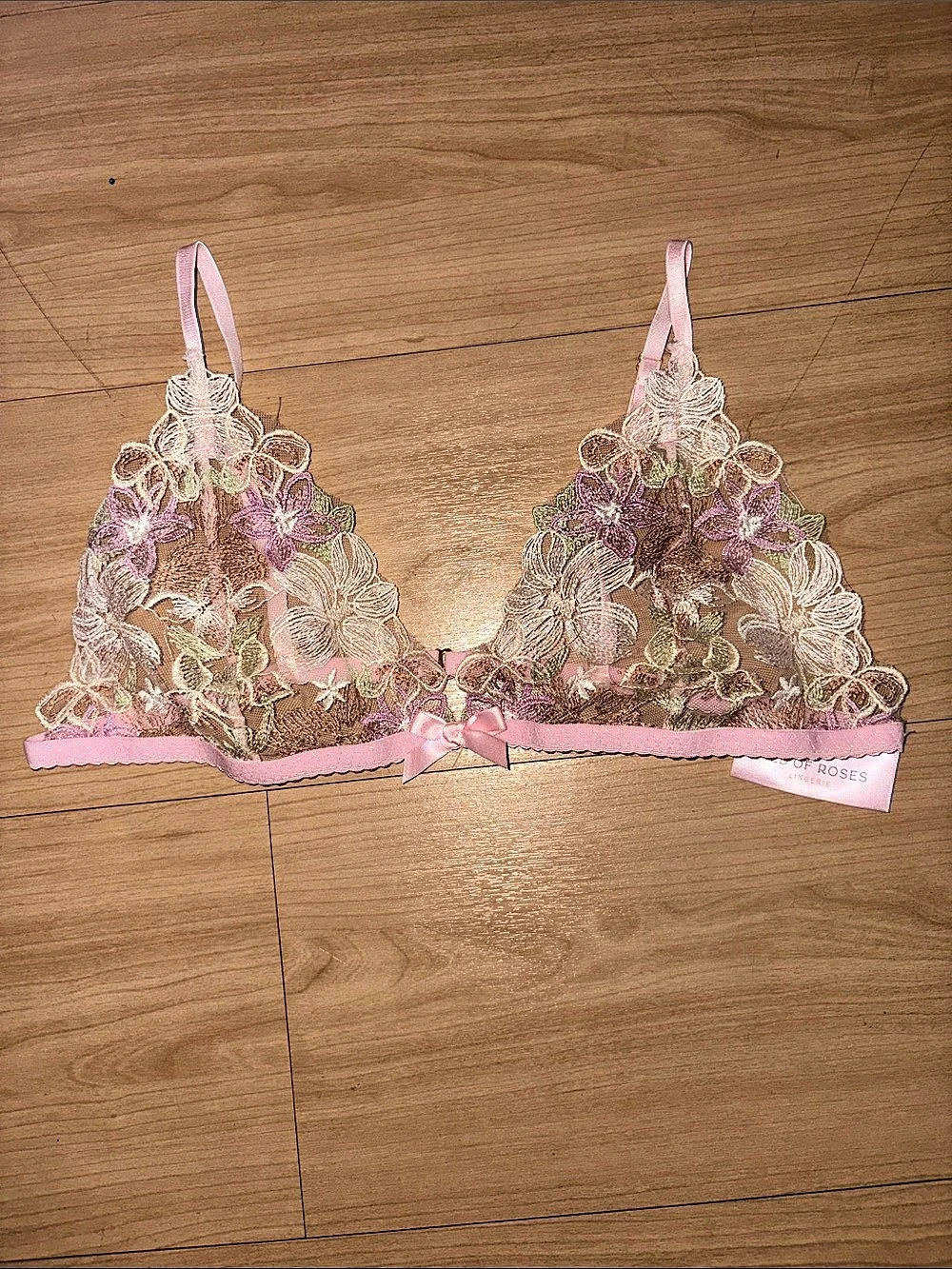 Bed of Roses Floral Lace Bra in Pink & Purple Like New